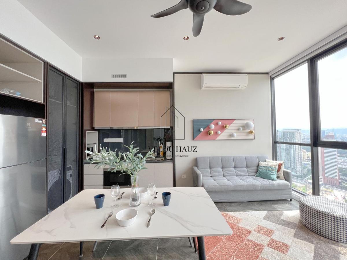 Scarletz Suites At Klcc By Veedu Hauz Kuala Lumpur Extérieur photo